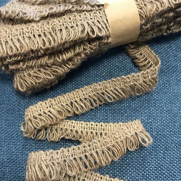 Тесьма из мешковины с петельками Ш-2,5 см															